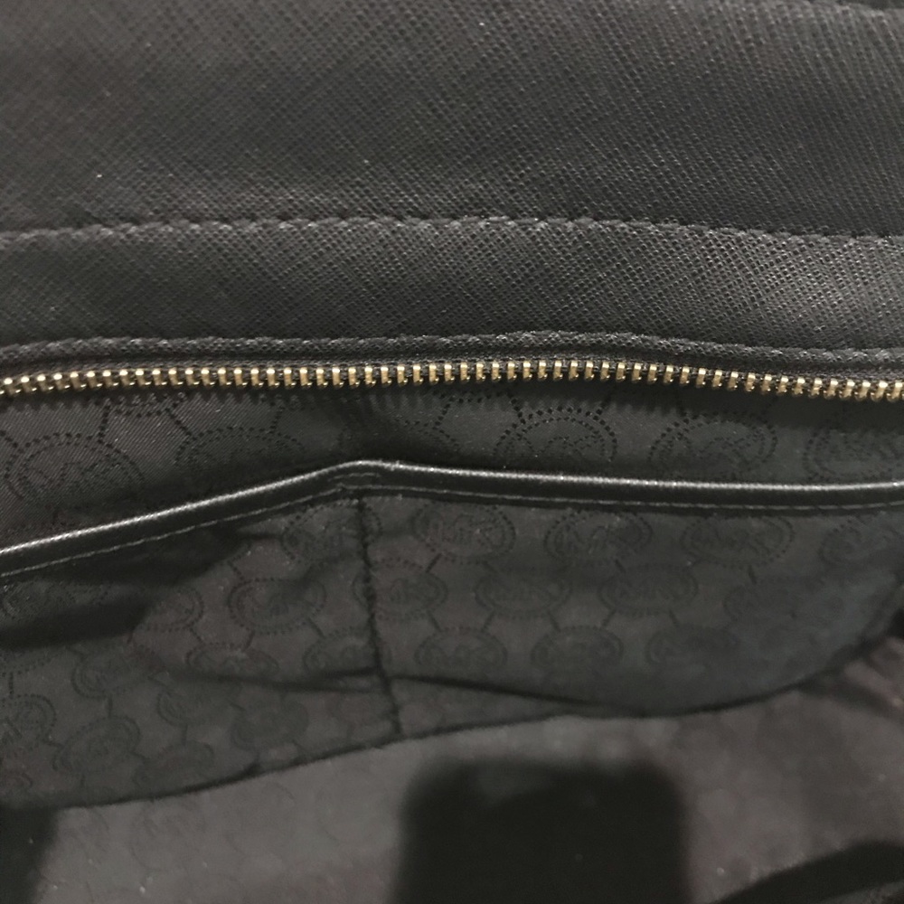 Michael Kors Large Selma, black, saffiano leather - Picture 7 of 7